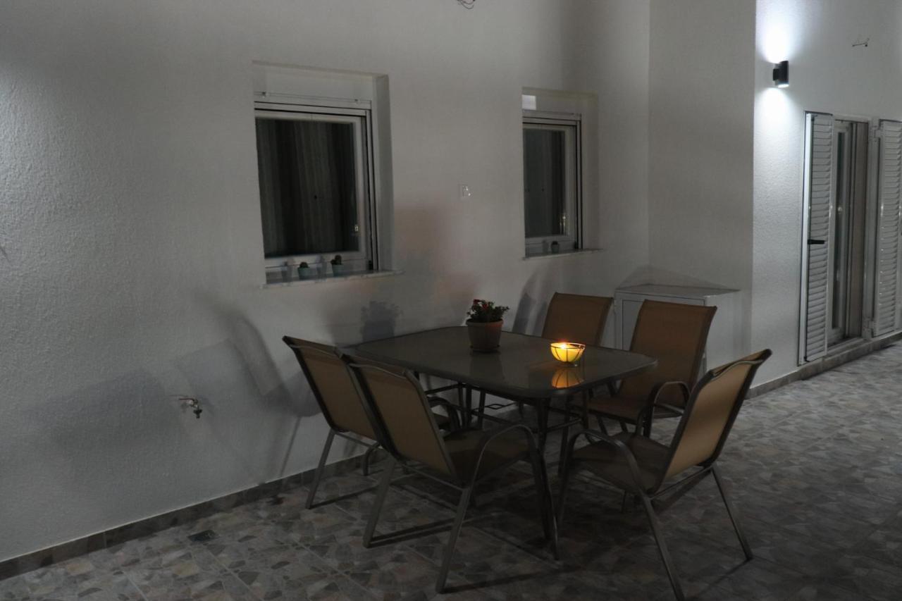 Filippou Luxury Apartments Flogita Exteriör bild