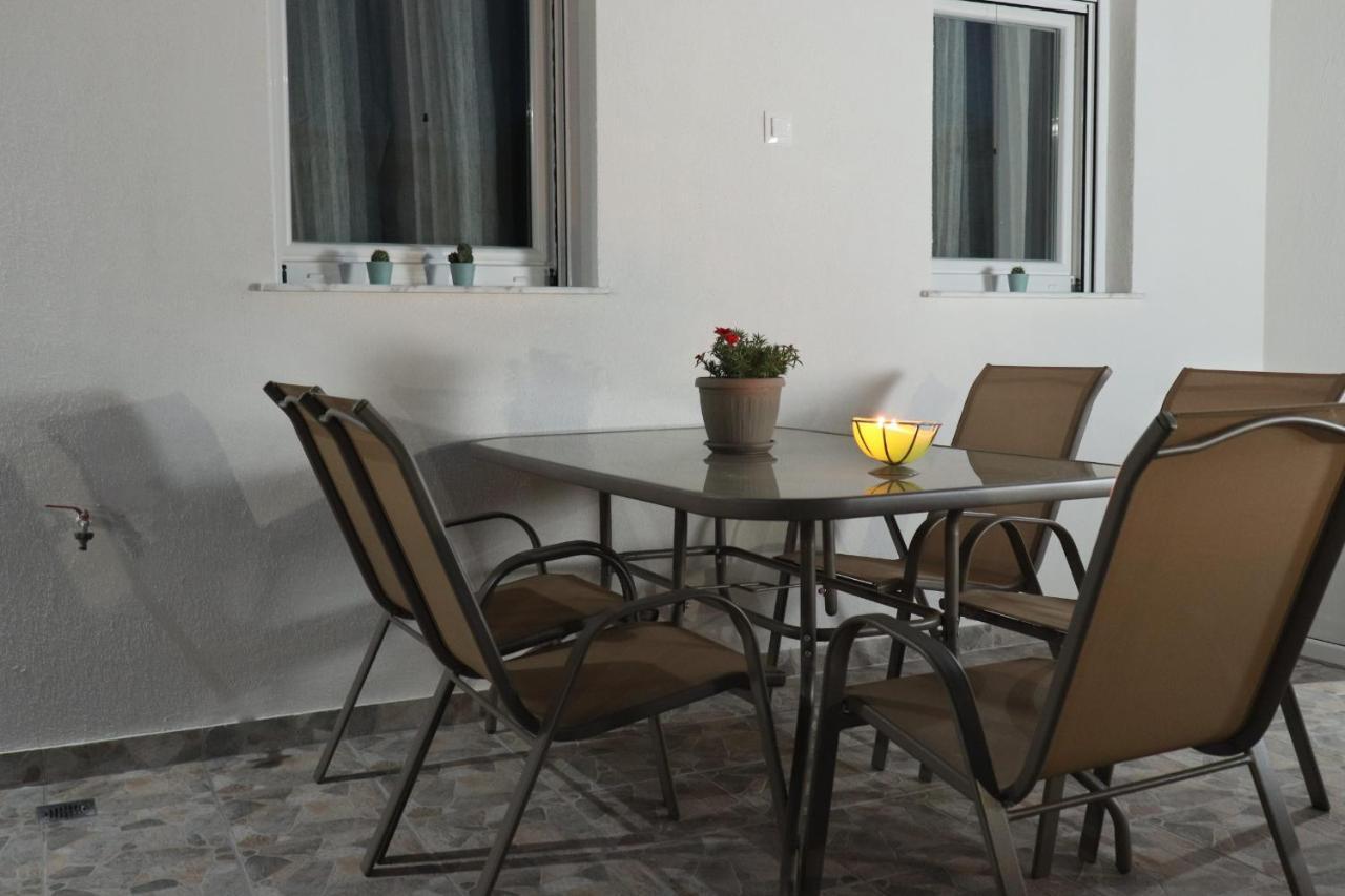 Filippou Luxury Apartments Flogita Exteriör bild