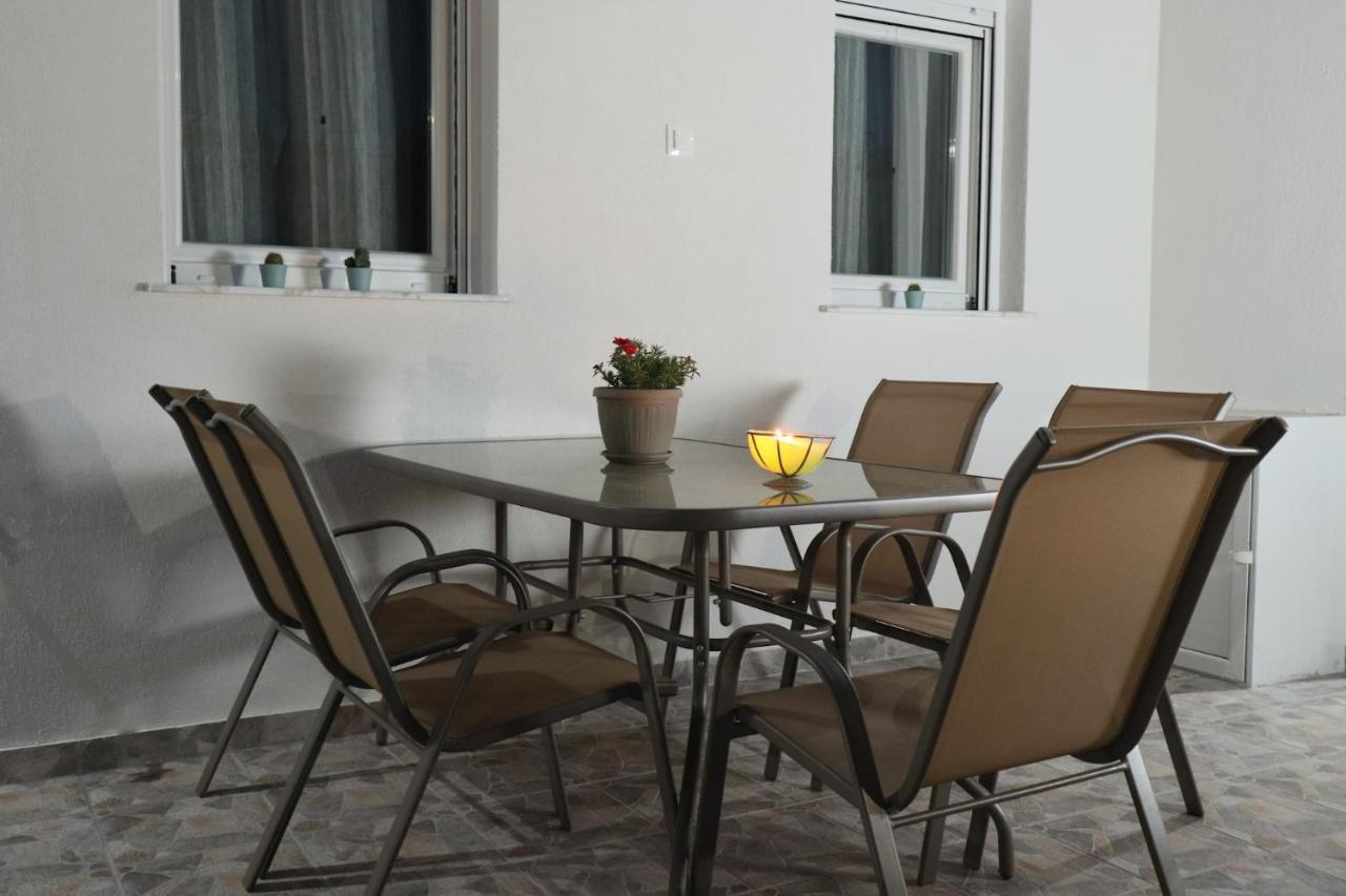 Filippou Luxury Apartments Flogita Exteriör bild