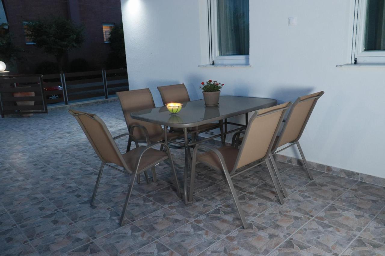 Filippou Luxury Apartments Flogita Exteriör bild